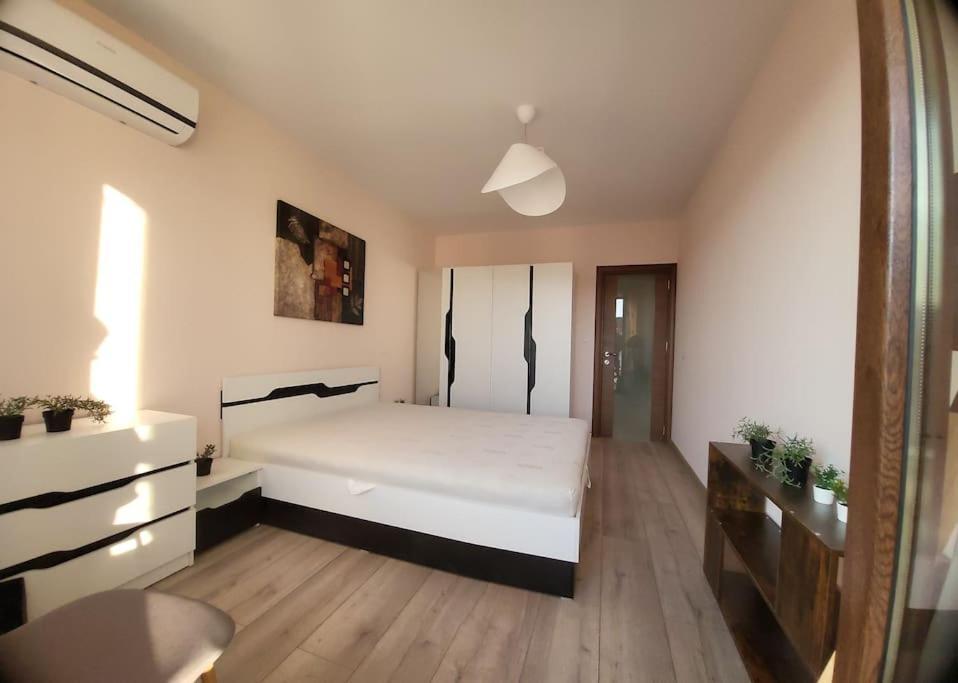 Stylish Apartment Near City Center Plovdiv Kültér fotó